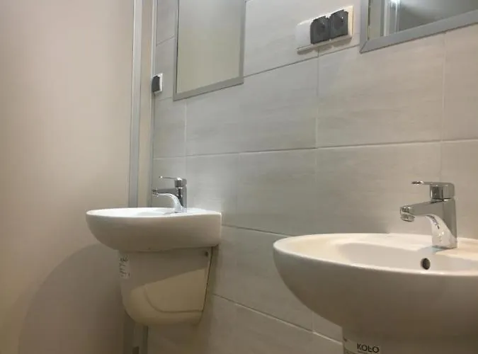 Hostel Opolska 11-19