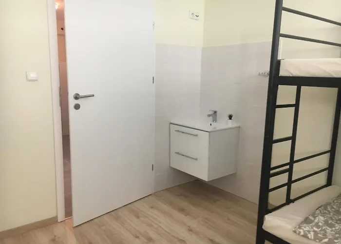 Opolska 11-19 Hostel